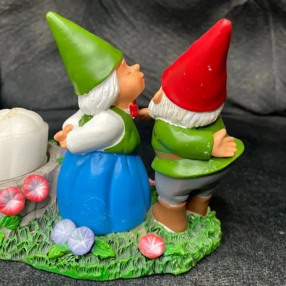 Yankee Candle, Garden Gnome, Kissing Couple Resin Tea Light Votive Candle Holder
